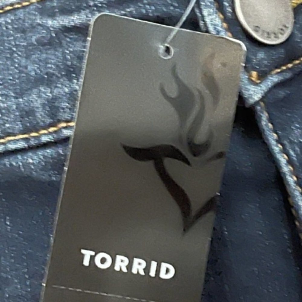 TORRID Denim Medium Blue Sophia Crop Button Pocket Jeans Size 12 NWT - Picture 13 of 14